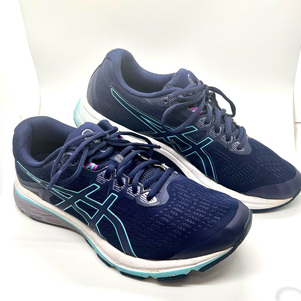 Women’s Asics GT- 1000 8 in Color Peacoat/ Ice Mint ❤️